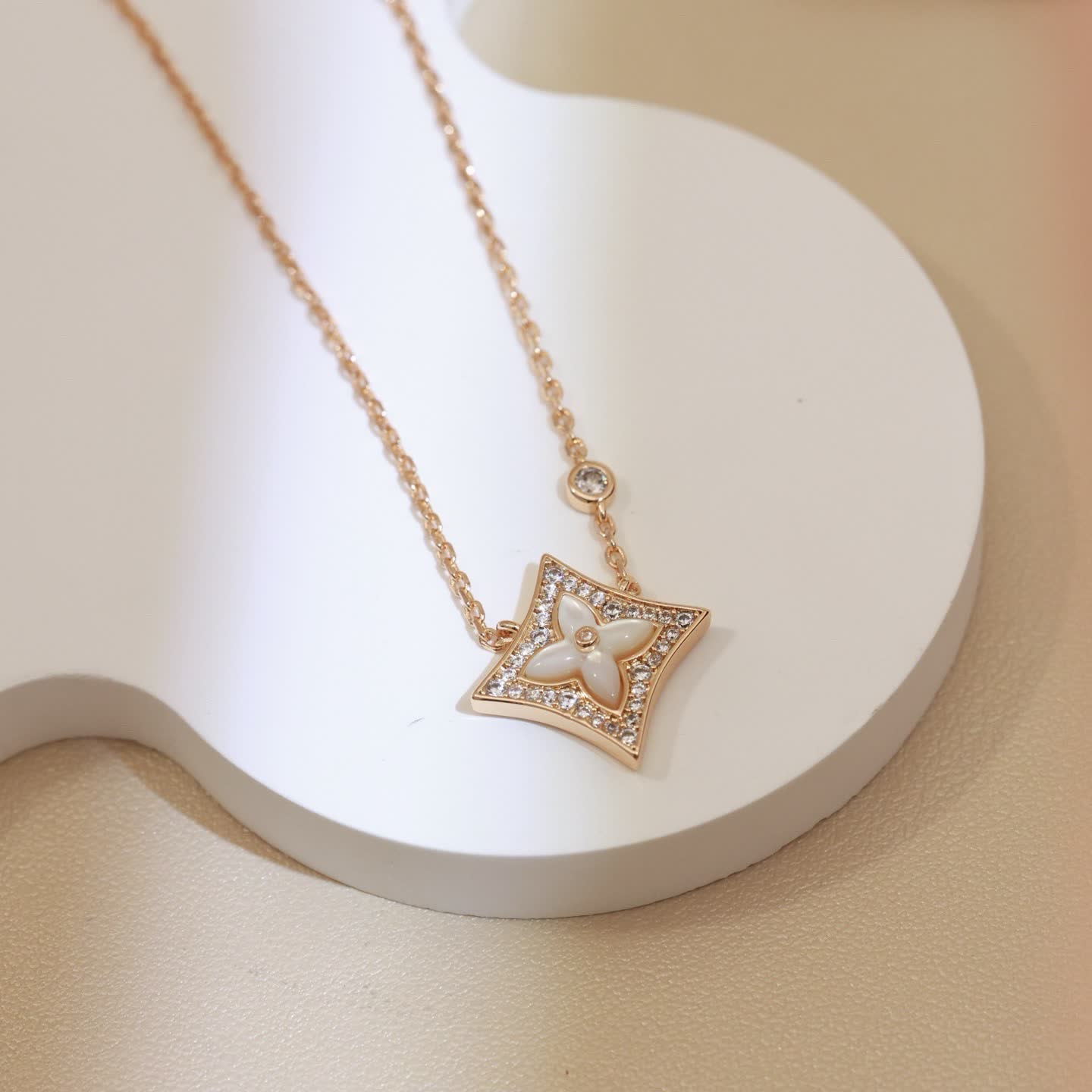 Louis Vuitton Monogram Flower Diamond Necklace